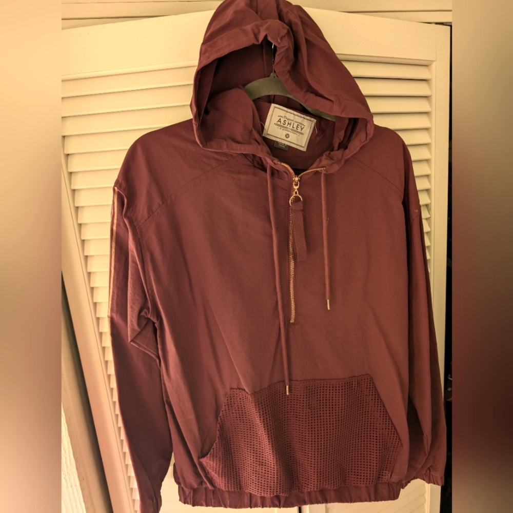 Athletic Wear Sweatshirt